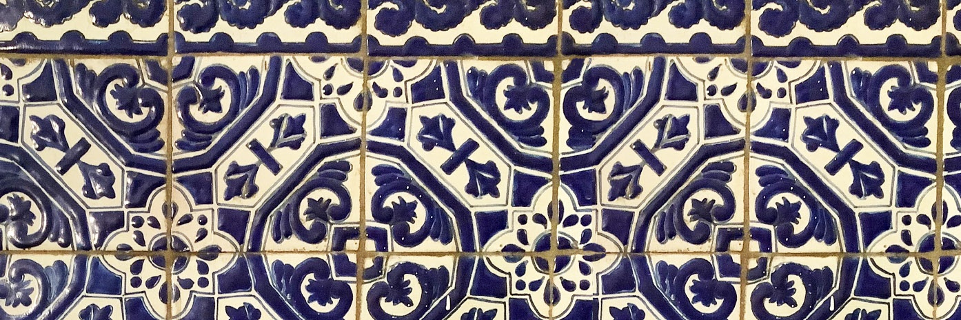 Color photo of blue and white tiles from the Hispanic Reading Room
